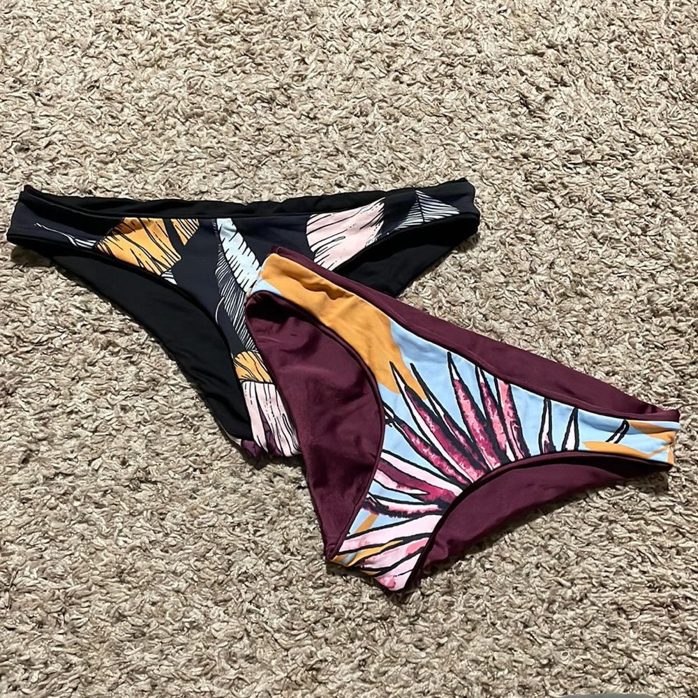 Maaji Cheeky Reversible bikini bottoms. Medium